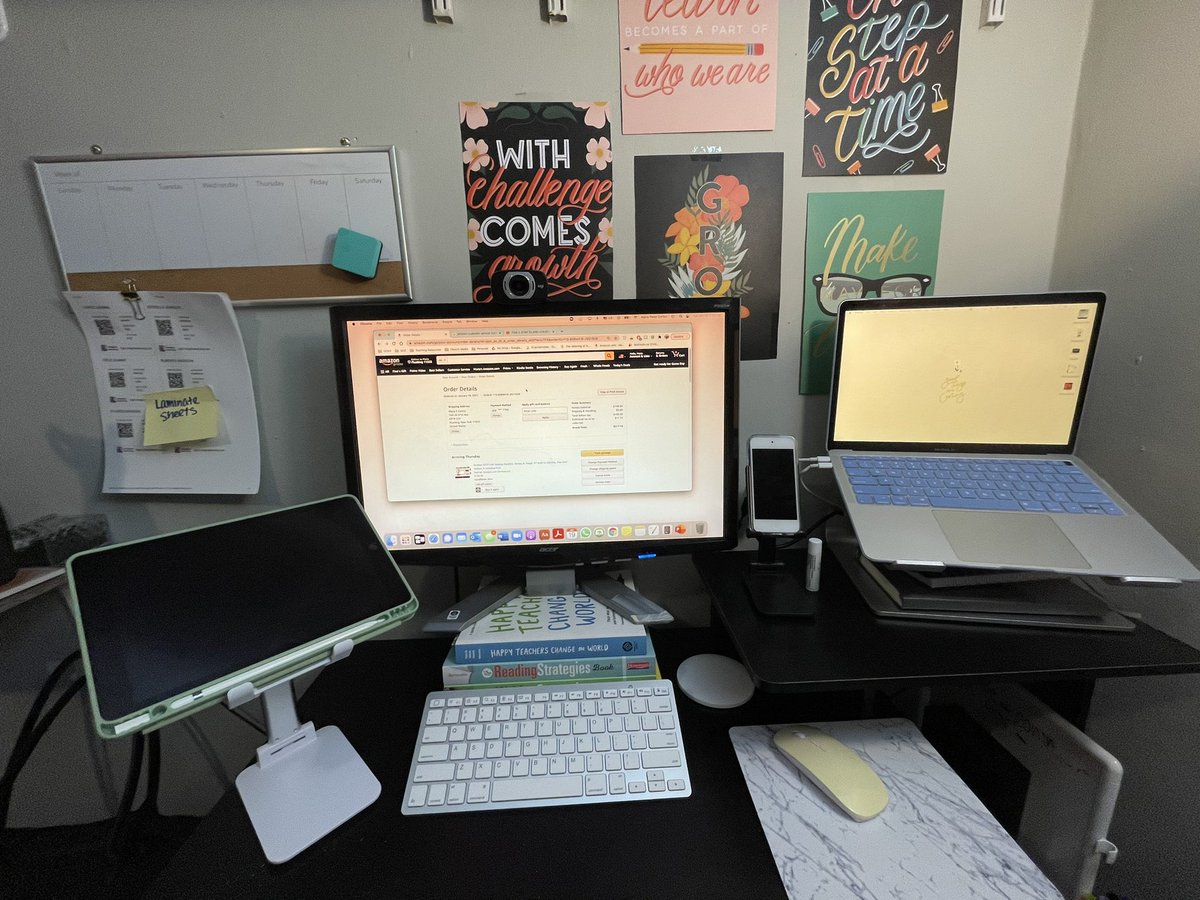 valerianaaaax's tweet photo. Hi guys. I’m back on Twitter. Here’s my setup for virtual teaching 🙃 https://t.co/DXuqeJXy48