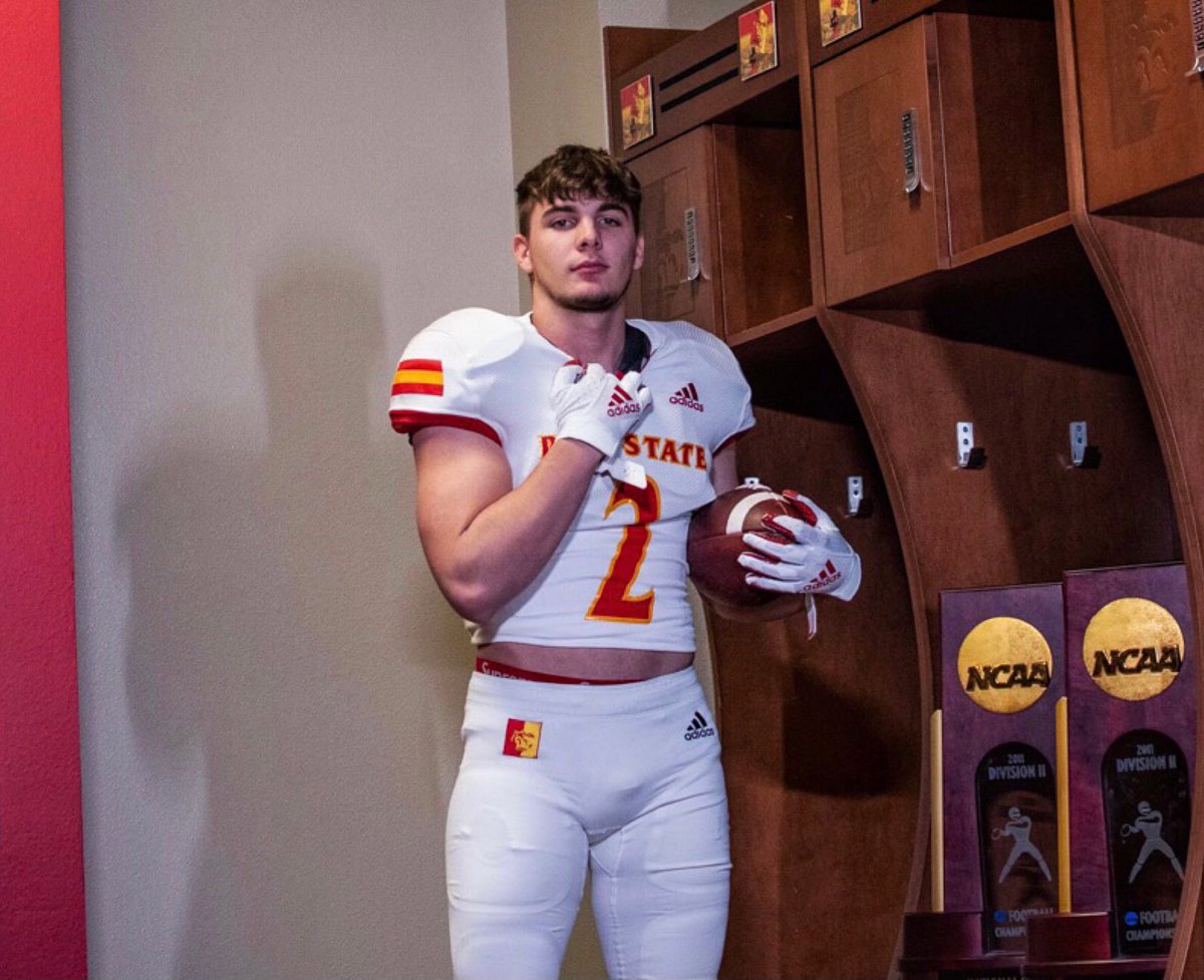 ryan_medeiros2's tweet photo. Home for the next 4 years 🦍❤️💛 @pittstate https://t.co/568PdIrtZI