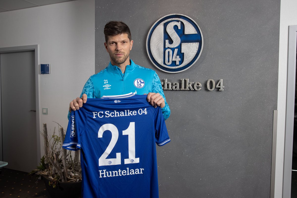 🚨 OFICIAL.

🇳🇱 Klaas-Jan Huntelaar, es presentado como nuevo jugador de 🇩🇪 Schalke 04 hasta final de temporada. ✍🏼 Llega para ayudarnos a salvarnos del descenso. 🙏🏽👏🏼

BIENVENIDO <a href="/KJ_Huntelaar/">Klaas Jan Huntelaar</a>. 💙
GRACIAS POR VENIR A #S04. 
#Fichajes.