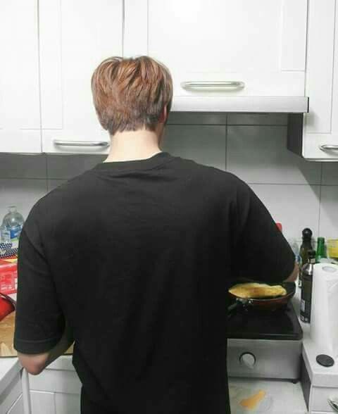 and in this essay i will also look back to the classic seokjin back pics because they always deserve a mention