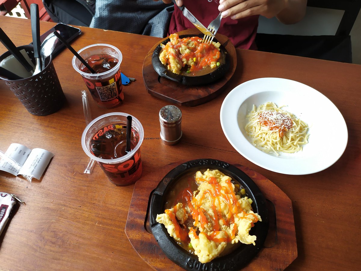 indriexplorer's tweet photo. Memang fav disinii 😍💕 selain enak.. Kenyang nggak ngabisin kantong 😍 love dehhh @solosteak https://t.co/rcELWprkfn