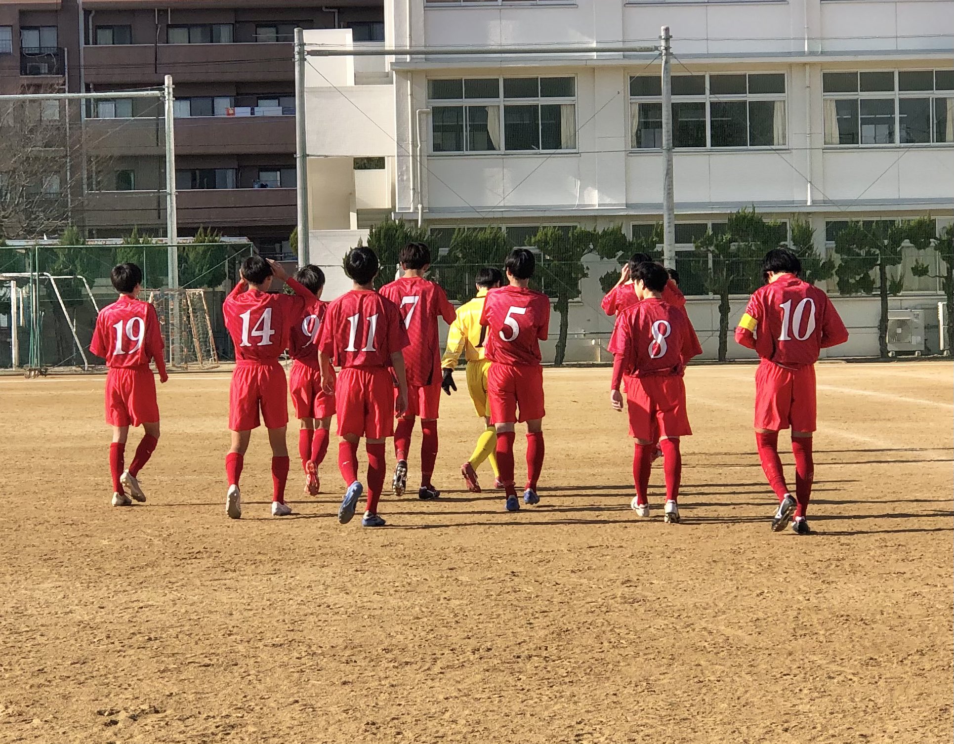 ゆりがおーか君 神奈川県立百合丘高等学校公式 部活報告 12月27日 サッカー部が新人戦2試合目に勝利したよ あの シュートにはしびれたなぁ 後ろ姿がかっこいいね T Co Ak6aimcc3k Twitter