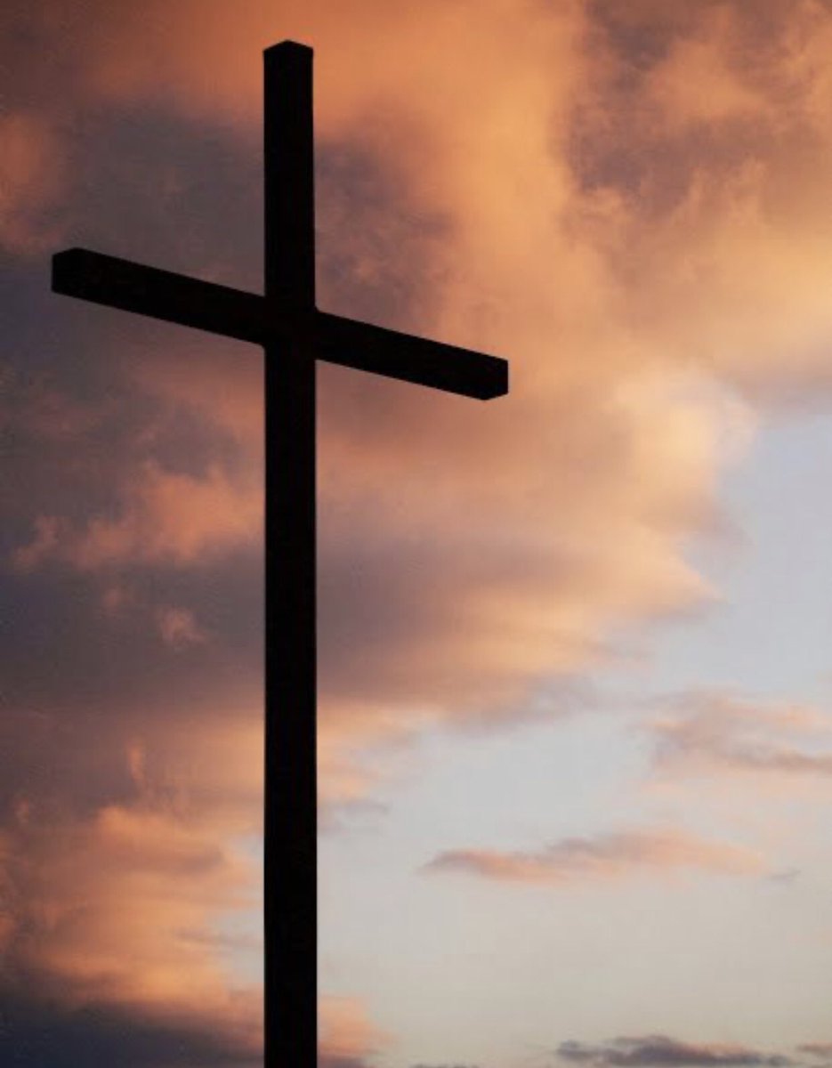 “La Cruz de Cristo simboliza el perdón, la paz y la reconciliación. Podrán derribar una CRUZ, pero allá dónde esté la ESPERANZA, los cristianos levantaremos otra...” 
#LaCruzPrevalece.
