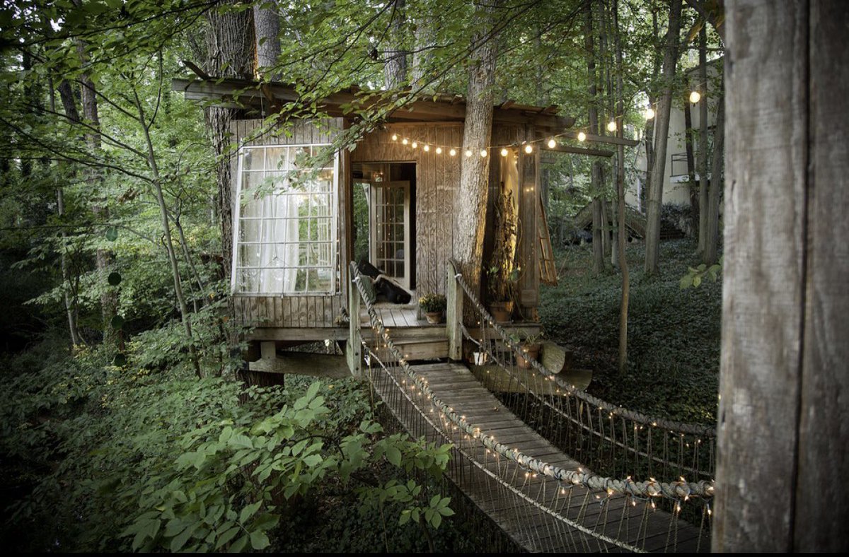 Omg my newest hobby (LOL hobby) is searching airbnb to find the weirdest/coolest places that i probably will never stay in... often in states I probably won’t ever visit. Do I save my faves anyway? Absolutely. Who knows!! maybe a treehouse in Georgia IS in my future!