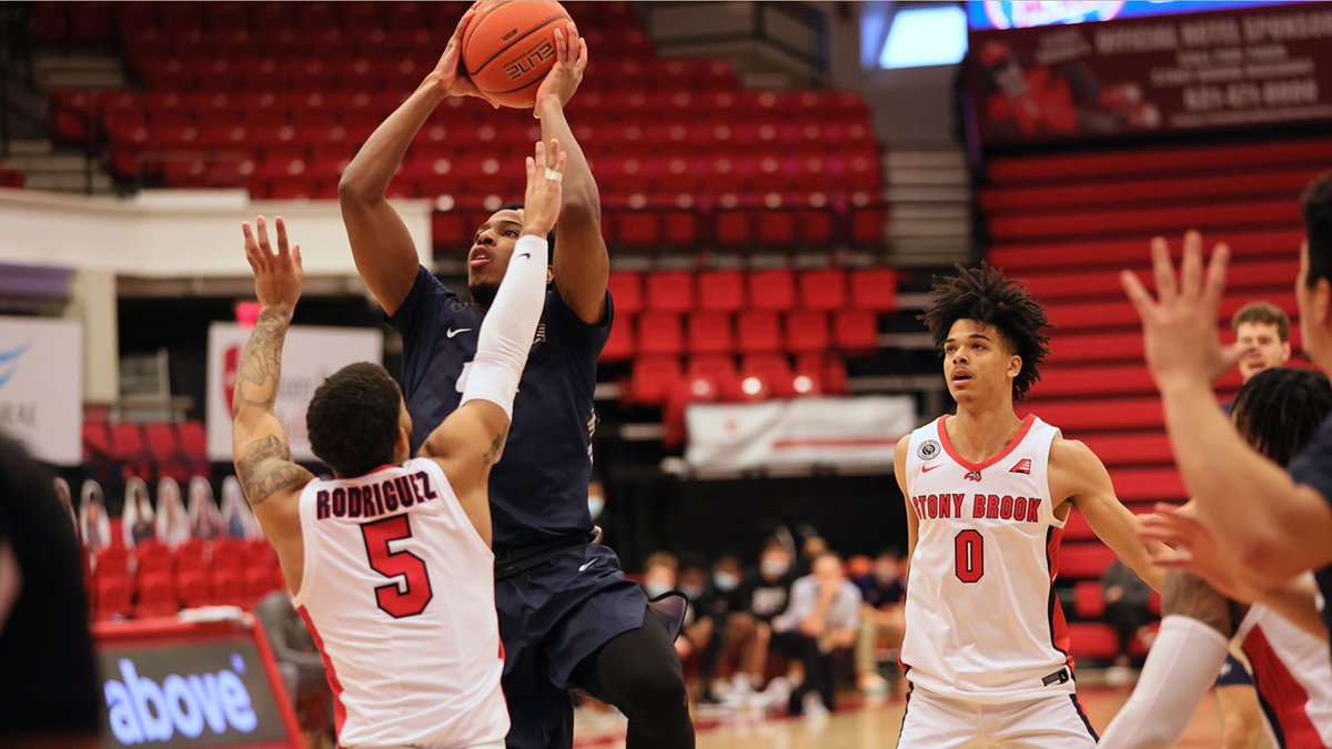 Congratulations to Nick Johnson of <a href="/UNHMBB/">UNH Men's Basketball</a> for being named the <a href="/AmericaEast/">America East</a> Rookie of the Week for the second time this season! #BeTheRoar #AEHoops

Story ➡ bit.ly/3sQ45JU