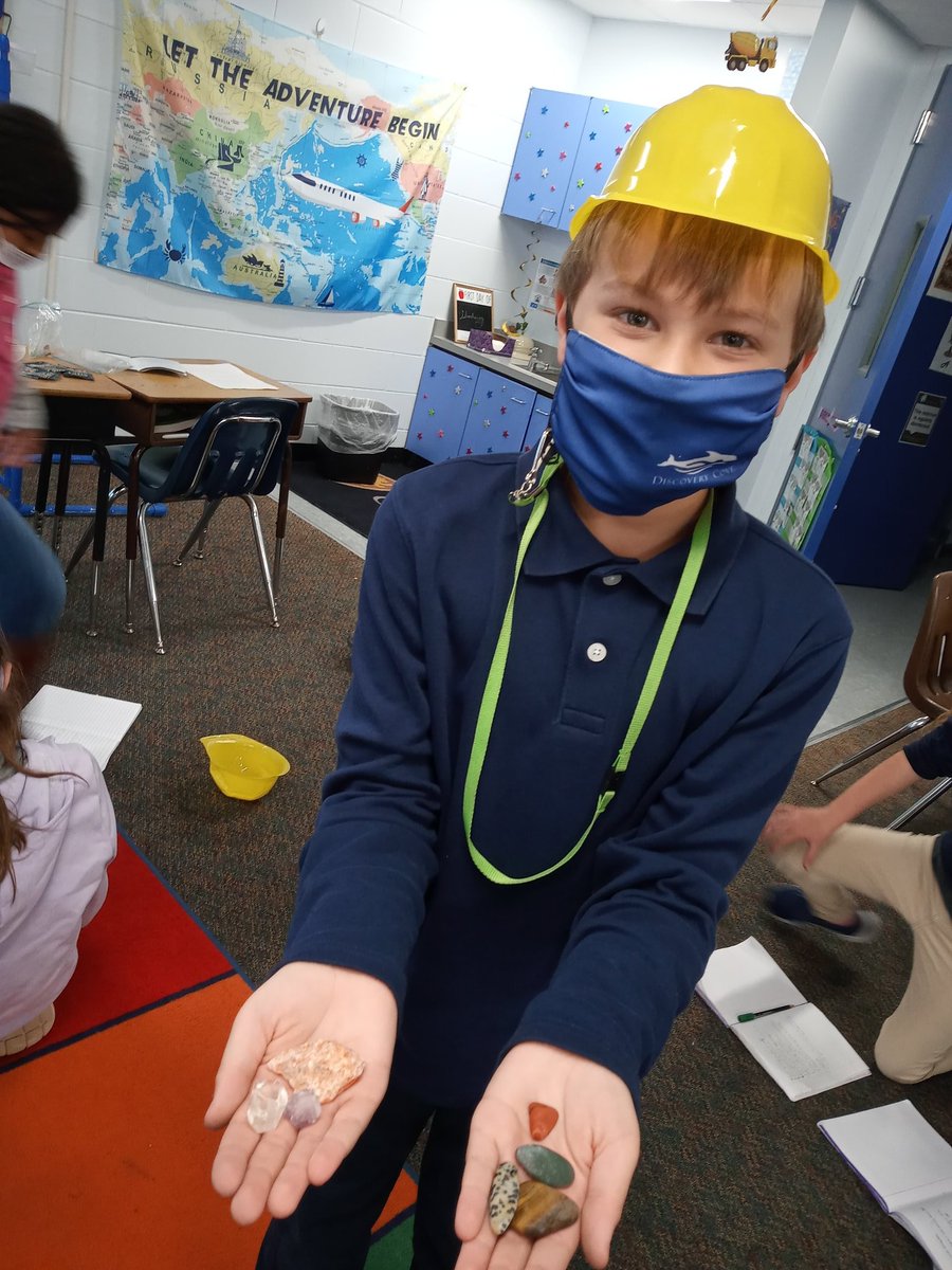 anisadventures's tweet photo. This Scientist of the Week ROCKED teaching us about weathering and erosion in nature through his science project!
#AdventuresInFourth #PineGrovePride #ScientistOfTheWeek #StudentLedInstruction https://t.co/TC7Bk7myea