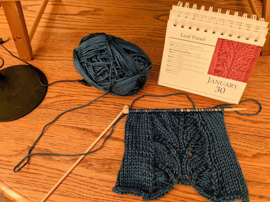 Gam3rGirlfriend's tweet photo. Some solid scarf progress on stream tonight. Thanks for hanging out!

#twitchstreamer #knitting #fiberart #smallstreamer #PathToAffiliate https://t.co/nJqP95KdZl
