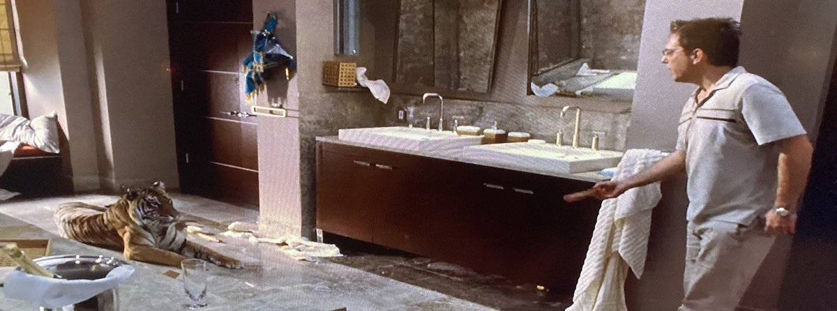 Edora12324055's tweet image. Another day, another tiger. Can’t believe it... It’s the fourth time this week!  Getting a little bit tired of all these tigers in my bathroom. Can somebody tell me what to do with them? They’re currently waiting in my closet. #tiger #bathroomproblem #problem #help #bathroom #cat