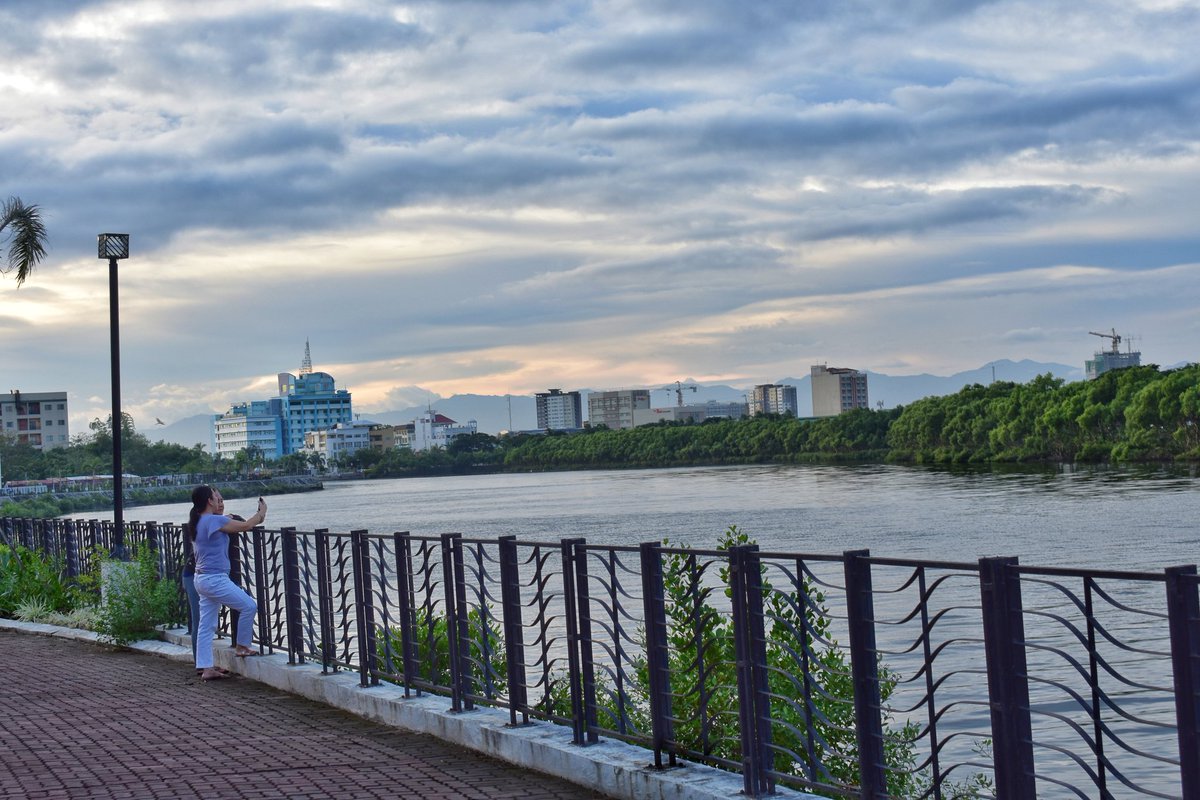 Lew65605603's tweet photo. Iloilo River Esplanade 4 https://t.co/52RZBw4SoG