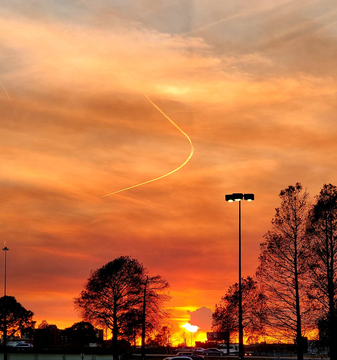 A beautiful Louisiana sunset to end the evening!💛
#louisianasunset #sunset #lousiana #NewOrleans #beautifulevening