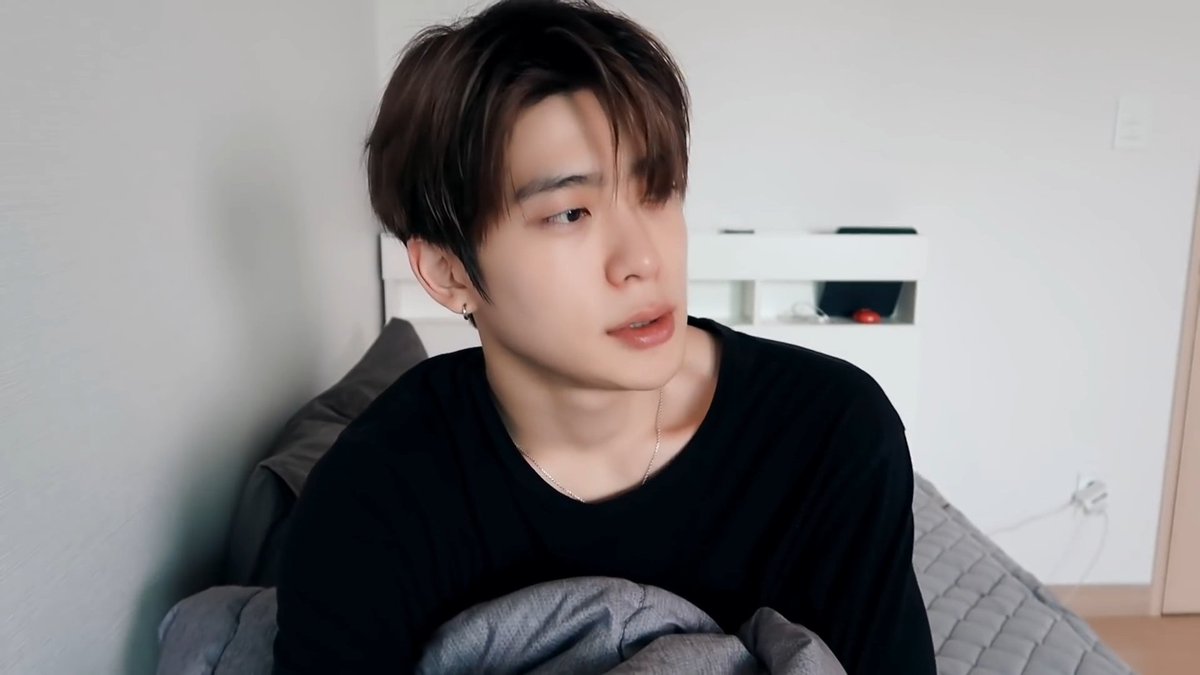 ً (@jjhlooks) on Twitter photo 