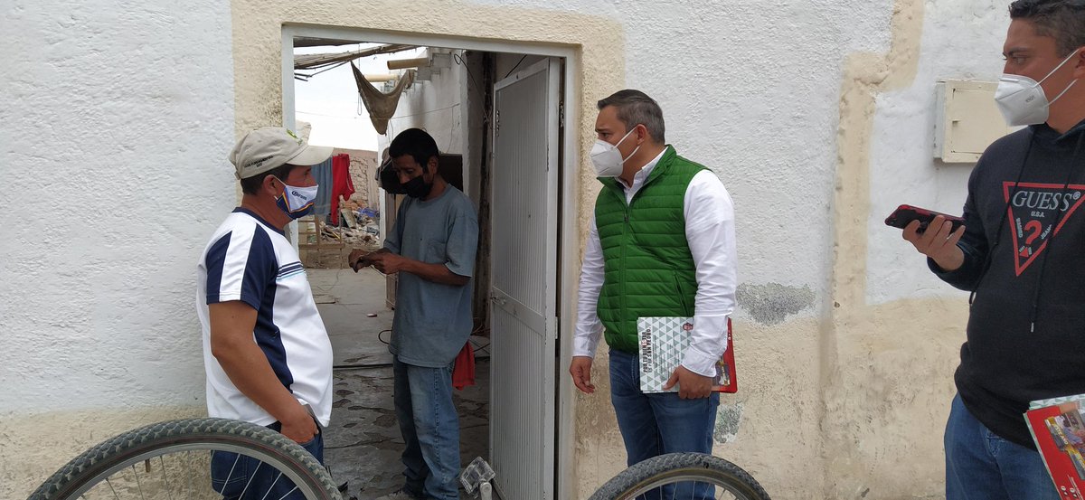 EdgarSanchezGa9's tweet photo. Buenas noche amigas y amigos sigo con mi recorrido de agradecimiento por el apoyo recibido en estos 3 años de mi gestión como Diputado, Hoy tocó visitar Barrio Saltillo, Las Rosas, El Fenix, Col. Hidalgo y Villas del Desierto.

#ESporSanPedro #TuBienestarEsNuestroDeber https://t.co/fzjvQJlqFS