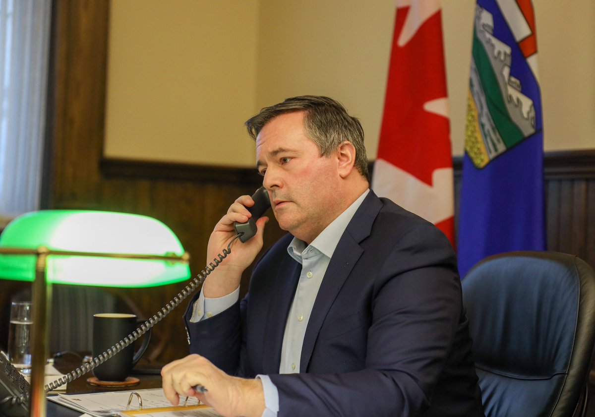 Isuckatpicking's tweet photo. “Mr Trudeau it’s Jason Kenney. I need your help with something very important. I put a potato in the microwave and pressed the pizza button but when it finished it was still a potato............hello....hello” https://t.co/jq1ztU5mvH