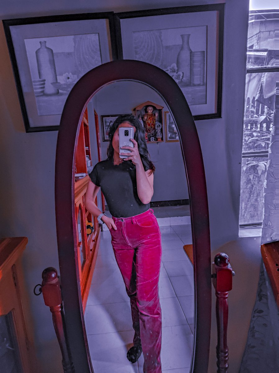 imjuliennerhoda's tweet photo. Life isn't perfect, but your outfit can be 💜 #wednesdayoutfit 🥰 https://t.co/hxLEycMSCB