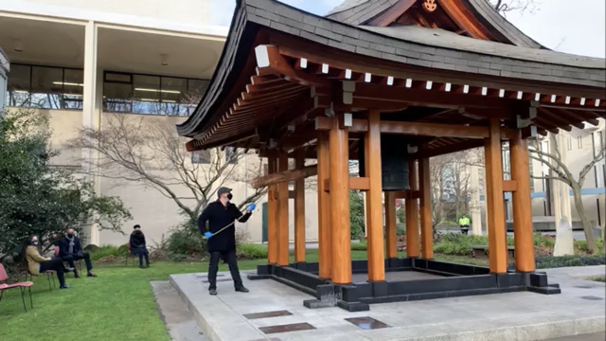 In Seattle.5 individuals directly impacted by Covid rang the Kobe Bell 40 times.Representing roughly 4000 lives lost in WashingtonAnd 400,000 lives lost in the United States