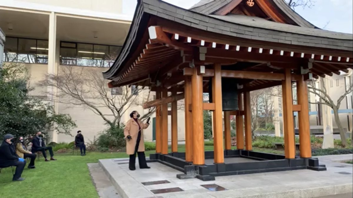 In Seattle.5 individuals directly impacted by Covid rang the Kobe Bell 40 times.Representing roughly 4000 lives lost in WashingtonAnd 400,000 lives lost in the United States