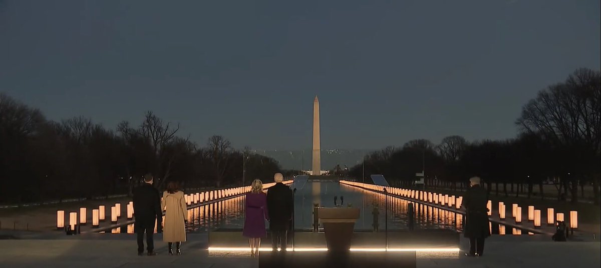 In DC.400 lanterns representing 400,000 Americans who died from Covid-19.This marks the first time the Reflecting Pools are surrounded by light.