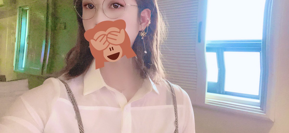 안경을 쓰고!
귀걸이를 자랑해보아요!
#crossdresser #셀카 #셀기꾼 #여장 #cd  #男の娘 #伪娘 #女装男子 #sissy #시디 #여장남자 #씨디