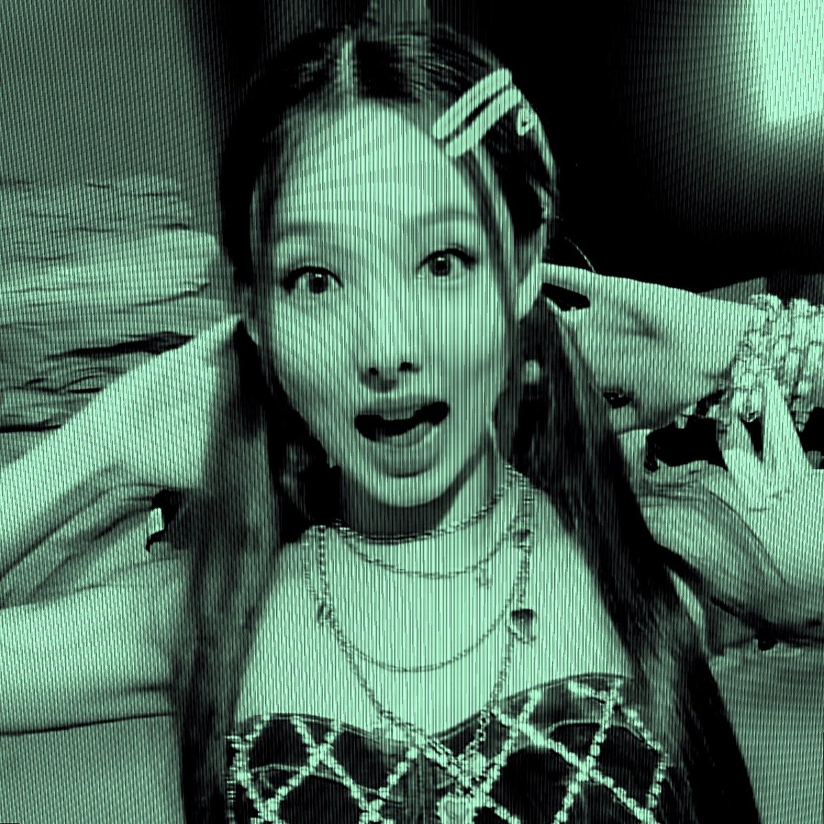 malibu estelle. new acc but not new to rp. n/sfw due to cursing. like &amp; rt to be mutuals and for a possible dm.