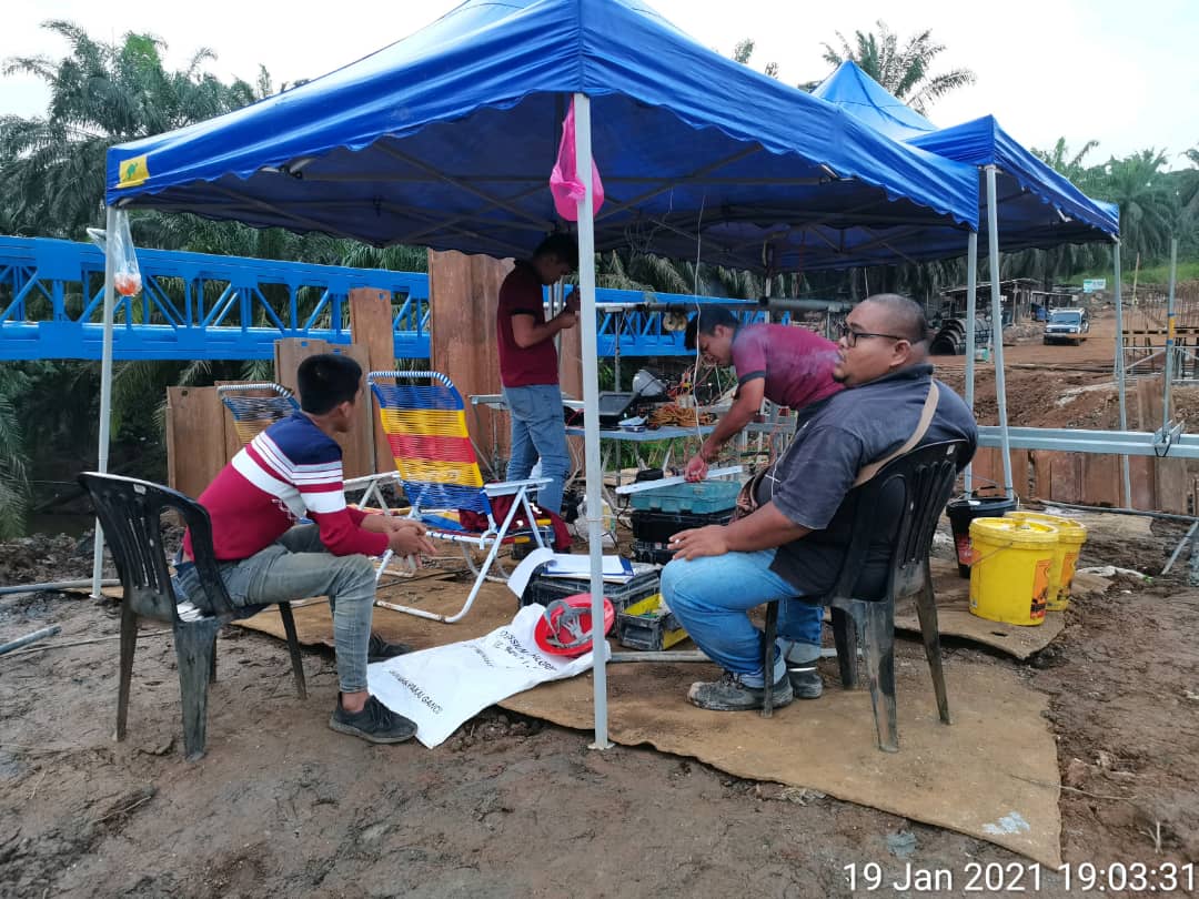 Kemajuan Kerja Projek Menggantikan Jambatan Sungai Mabuk <a href="/IrHafizah/">Hafizah</a> <a href="/IrAzlizu/">Azlizu binti Baharuddin</a> <a href="/JKRPAHANG/">JKR PAHANG</a> <a href="/JKRMalaysia/">JKR Malaysia</a> <a href="/CawJalanJKR/">Cawangan Jalan JKR Malaysia</a> <a href="/BpptimurCjJkr/">BPPTIMUR CJ JKR</a>