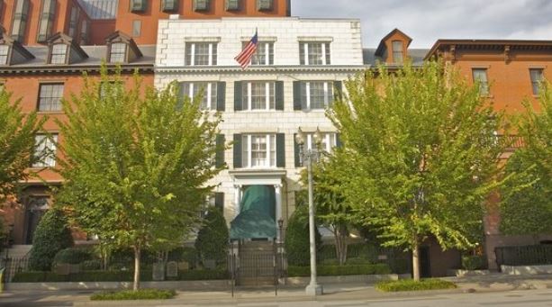 FlashInfoNG12's tweet photo. Joe Biden to spend his inauguration eve at lavish Blair House FlashInfoNg - https://t.co/bS7YcmMZYj - Dibango E https://t.co/uNaIkziREM