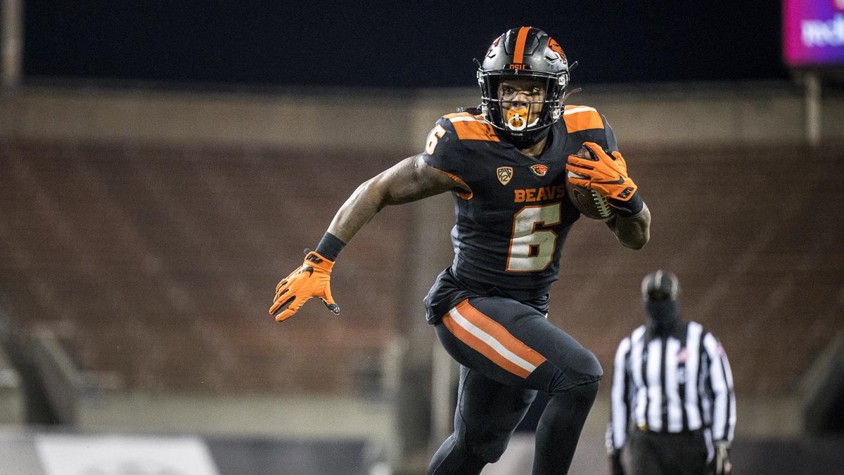 Is it getting late? Kinda. Am I still watching film? You betcha. FILM SESSION #3 2021 RB prospect Jermar Jefferson, Oregon St.5'10" 217 lbs2020 stats (6 games):858 rushing yards (6.5 ypc)9 rushing TDs9 rec, 67 yards.Thread 