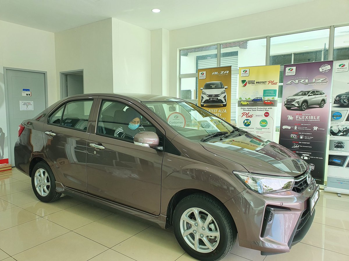 6. Bezza Standard G- Bulanan RM396- Downpayment 10% RM3800- Cc 1.0- Ada side skirting tau!- 14 inci rim- LED headlamps- Ada USB dan bluetooth- Auto off headlamps- Electric power steering- Reverse sensor- ABS with EBD- Bonet luas 508 liter besarrrrr namatiii