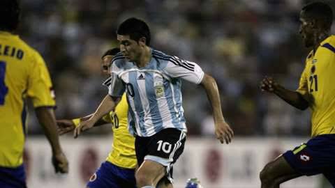 Between 2005-2007 Riquelme was the single best midfielder on the planet. In 2007 quite possibly the best footballer on the planetIn those three years he was arguably a top 3 performer in 3 consecutive International tournaments2005 Confed Cup2006 World Cup2007 Copa America