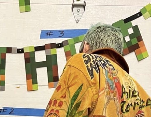 his hair being fluffy and silky ...but not in every pic ...and let's not get start with the length.