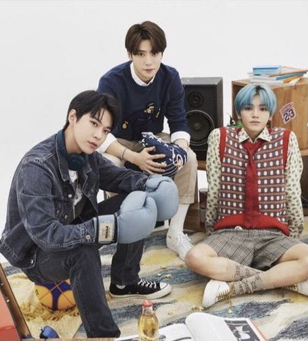 ย 𝒥 tweet media
