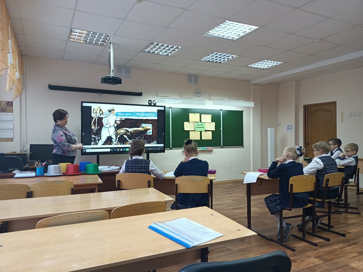 Стартовал второй этап окружного конкурса 'Учитель года Самары'. Конкурсанты показывают уроки. Жюри оценивает!