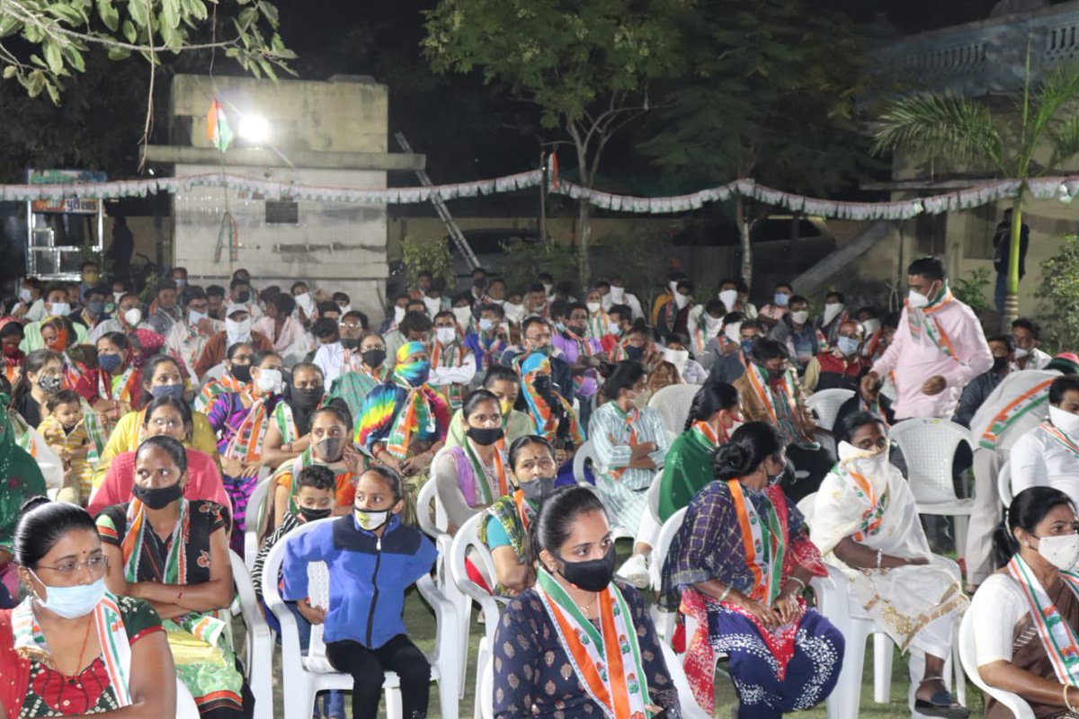 GeetaPatel1111's tweet photo. જનતાના મનની વાત સાંભળવા શરૂ કરાયેલ #મહા_જનસંપર્ક અભિયાન અંતર્ગત ૪૧ - વસ્ત્રાલ વૉર્ડ, અમદાવાદ ખાતે જનસંપર્ક. https://t.co/bTK3ljKDOy