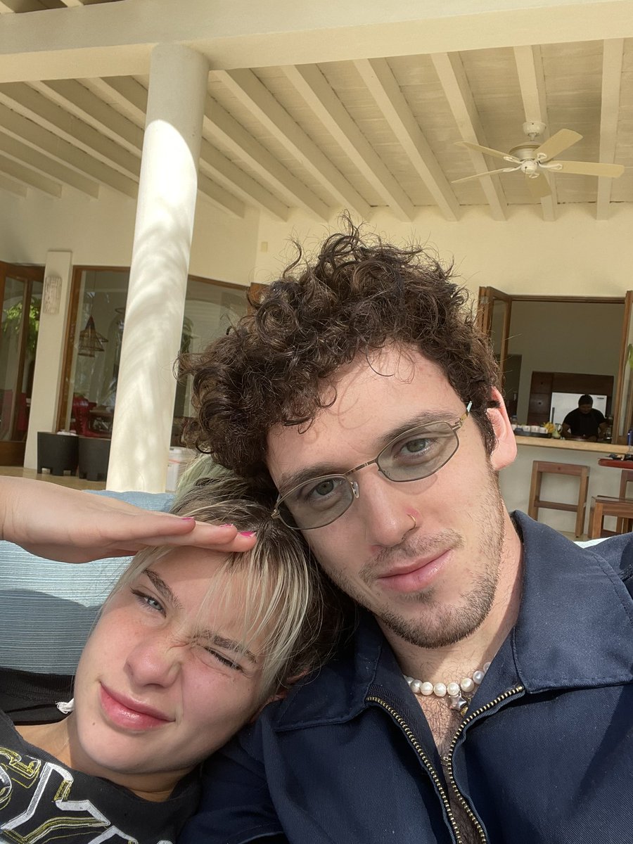 995PlayFM's tweet photo. LAUV-ER BOY 🥰 
Here are some cute couple photos of Lauv and Silver Sphere ❤️ 

What’s your favorite song from Lauv? Also from Silver Sphere?? ✨⤵️
#AllTheMusic995 #Lauv #SilverSphere https://t.co/LjEo4M54gC