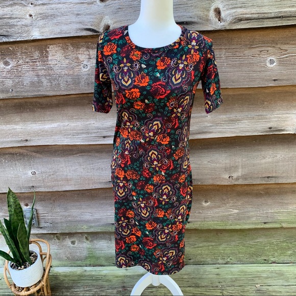 NiftyThree's tweet image. So good I had to share! Check out all the items I'm loving on @Poshmarkapp #poshmark #fashion #style #shopmycloset #lularoe #katespade #stjohnsbay: posh.mk/Z8jfGUCZbdb