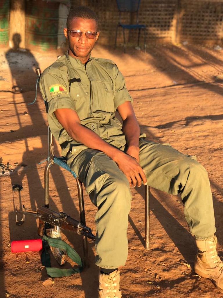 BelebeleBenj's tweet photo. Ni aw tai anw teh sounogô
Bonne fête à l'armée Malienne. https://t.co/OmDxEvKMFV