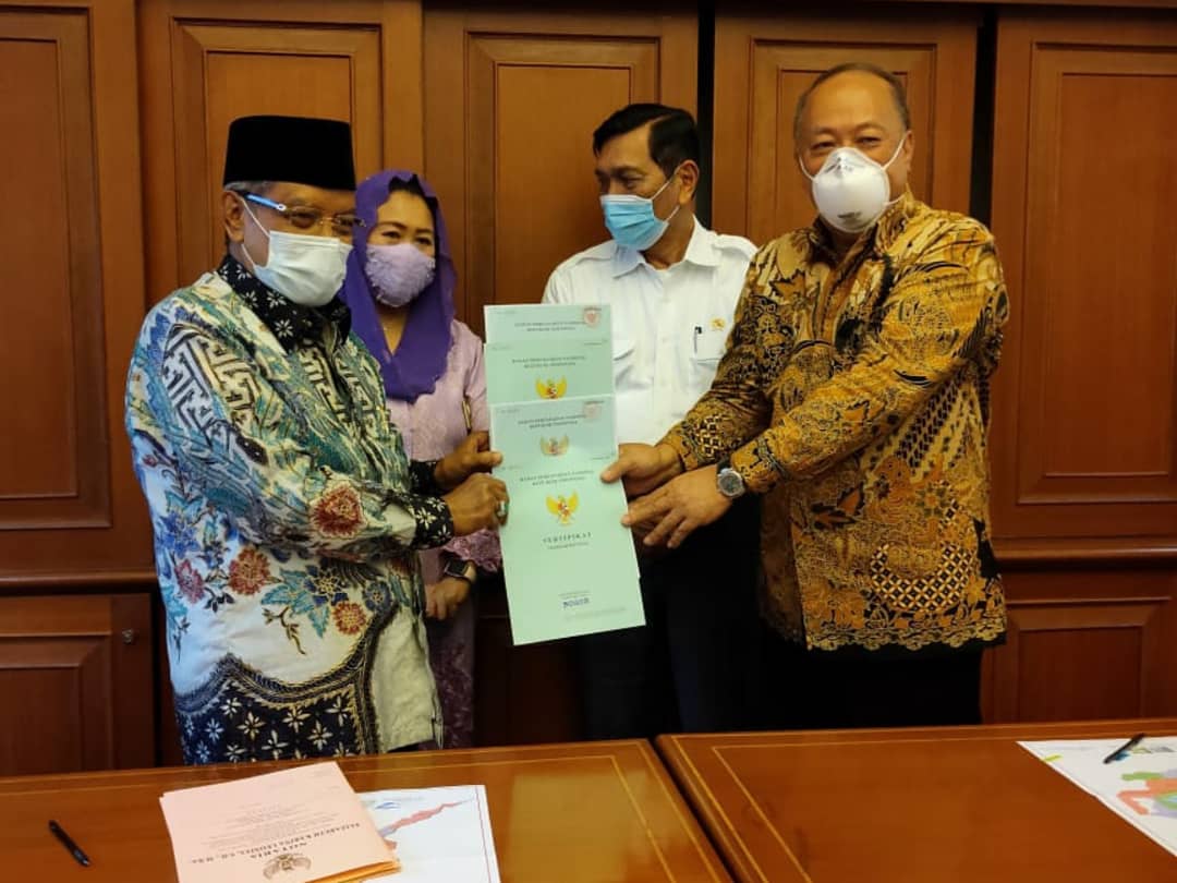 nuchannels's tweet photo. Sore ini KEMENKO KEMARITIMAN dan INVESTASI RI Jendral TNI Luhut Binsar Pandjaitan M.P.A. Berkunjung ke PBNU untuk MENGHIBAHKAN TANAH CENTUL CITY UNTUK PBNU 10 HEKTAR YANG DI PRAKARSAI OLEH PAK LUHUT BINSAR PANDJAITAN, Dan di terima Langsung oleh Prof. Dr. KH. Said Aqil Siroj. MA. https://t.co/SvSVtQm7Wd