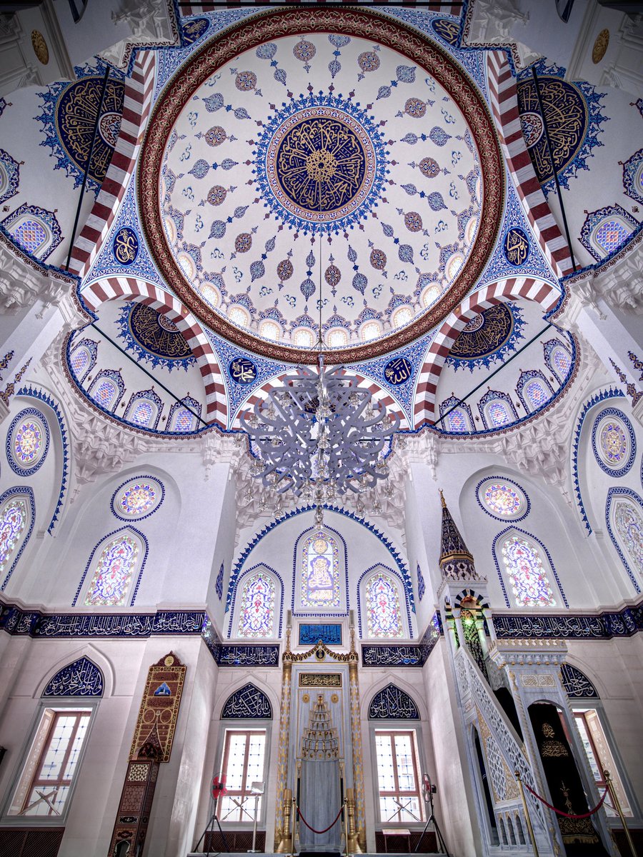 ツイッターでフォローして頂いてる方が2000人、インスタでフォローしていだだいてる方が17000人になりました！ありがとうございます🥲

これからもよろしくお願い致します！
トルコがすきです！！！

instagram.com/aoi_travelgrap…