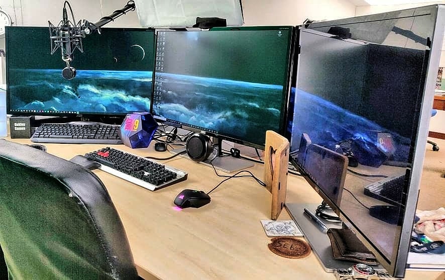 SOFilmCo's tweet photo. Covid -19 has changed the way the world works. Did you know SO Film Co offer remote video editing to any size of client? From independent #filmmakers to #Hollywood &amp; #TV #broadcasting. 

We can help your project get back on track from COVID-19

https://t.co/y3hbBiFmsd

#SOFilmCo https://t.co/VV8AOO7Xg7