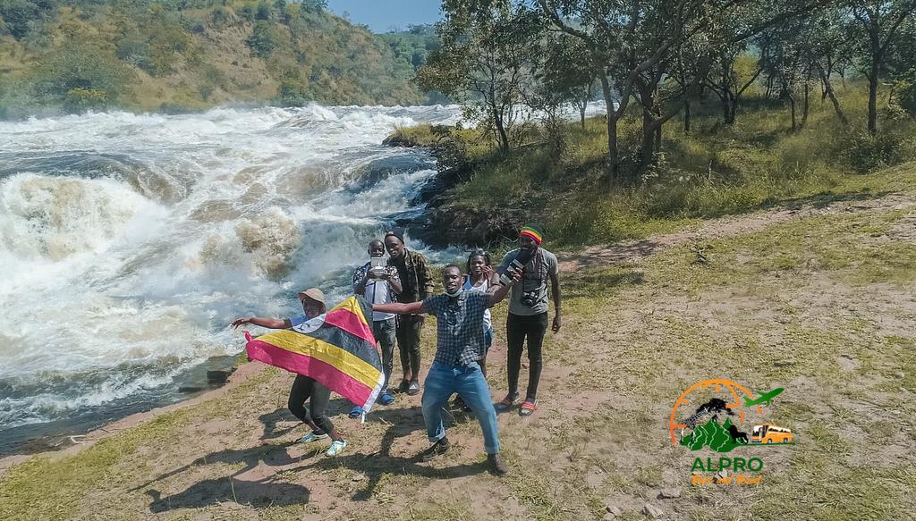 AlproTours's tweet photo. "Look deep into nature and you will understand everything better "
#SoundsOfMurchsionFalls https://t.co/OFKjqZ3RVj