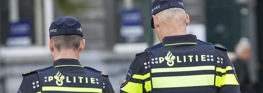 Blog van collega Kees over zijn ME-dienst op het Museumplein afgelopen weekend. Zijn advies: ‘blijf voor jezelf nadenken.’ ‘Loop niet zomaar achter iemand aan.’ keesgeniet.blogspot.com/2021/01/een-da…