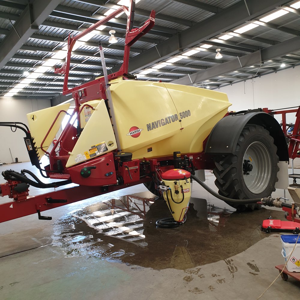 HARDI_Australia's tweet photo. QA are on a roll!! A Navigator 5000 standard + MD Duo 025 Nozzles + a 30 Metre boom, 7 sections and an HC 8600 destined for Flinders machinery PTY Ltd Booleroo Centre South Australia Flinders Machinery 

#HardiWorksHere #HardiSprayers  #OzFarming  #hardi #Navigator5000 https://t.co/oBOWd7bbJ5