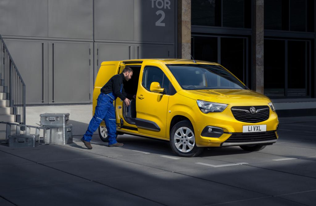 JamesTaylorVX's tweet photo. At @vauxhall, we're making electric vehicles mainstream and following the success of the #VivaroE, I’m thrilled to reveal the new #ComboE. With a range of 171 miles, new Combo-e is perfect for those wanting to benefit from #ZeroEmissions. Find out more👉https://t.co/rOJBRAZIjT https://t.co/g7zYBhY30t
