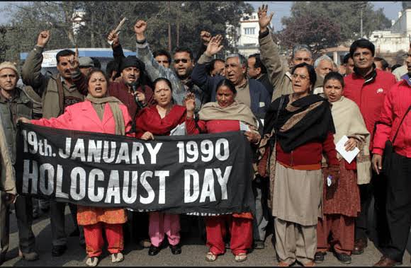 19th Jan 20 #KashmiriHinduExodus_31yrs
20th Jan 20
#GuruGobindSinghJayanti
See for urself those who stood in solidarity with Kashmiri Hindus Yesterday & those who didn't. 

Apna Kaam Banta 
Baaki Sab Ghanta
Aankhein Kholo Janta 🙏