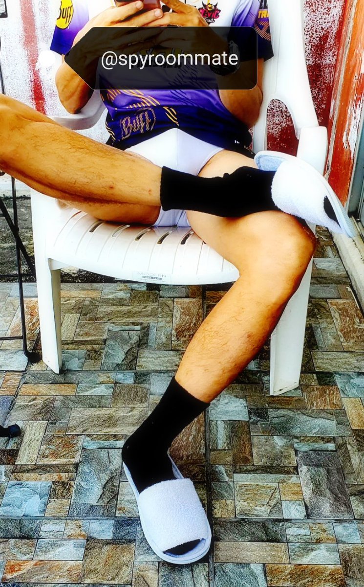 spyroommate's tweet photo. แอบถ่ายซูมเป้ารูมเมท นั่งเล่นเกมส์ริมระเบียง นั่งอ้าโชว์ห่อหมกตุงๆเต็มๆ เห���ือนรู้ว่าแอบมองยิ่งอ้ายิ่งยั่ว😋
#แอบถ่ายรูมเมท #แอบถ่าย #เป้าตุง #กางเกงใน https://t.co/ZSINMrR6mN