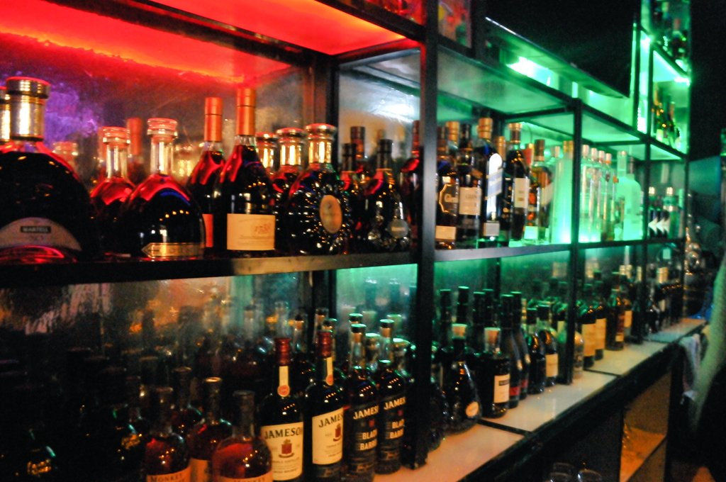abarcalledpaper's tweet photo. If you wondered what it looks like at A BAR CALLED PAPER. 

#abarcalledpaper #nightlife #abujatwitter #AbujaTwitterCommunity #abujanights #nightlife https://t.co/p5WZQMcAiH