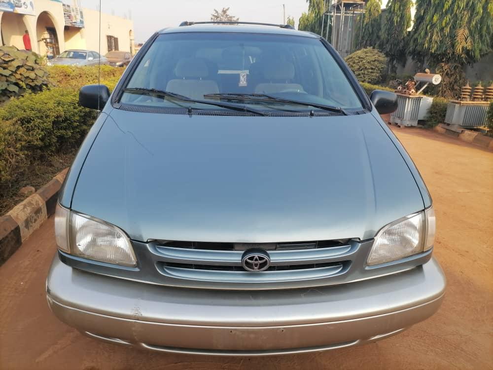 Delazor's tweet image. Super Clean Toyota Sienna 
1999 Model 
Grade A
Working Perfectly 
Very Sound and Cool Engine 
Very Sharp Automatic Gear 
Very Cold AC Chilling 
Very Neat Interior and Exterior 
Durable Fabric Interior 
Nothing to Fix 
Nothing to Repair 
Buy and Travel anywhere 
Located in Ibadan