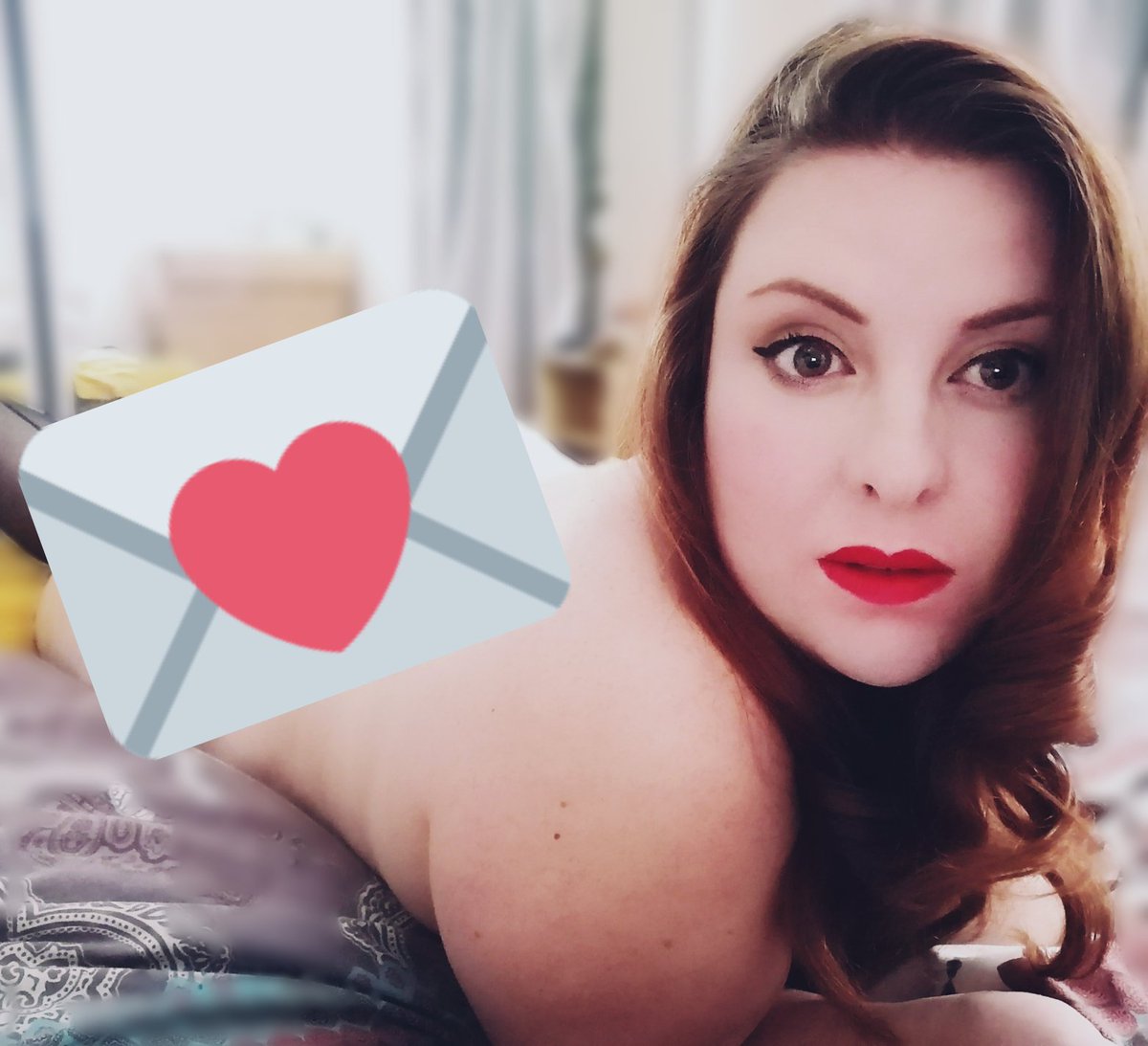 Aurora_amore_'s tweet photo. Come and see me for a midweek treat..... Its free to subscribe, what have you got to lose?
#onlyfansgirl
#onlyfansbeginner
#redlipstick
#curvygirls
#onlyfansnewbie https://t.co/Vs5Ghxafvy
