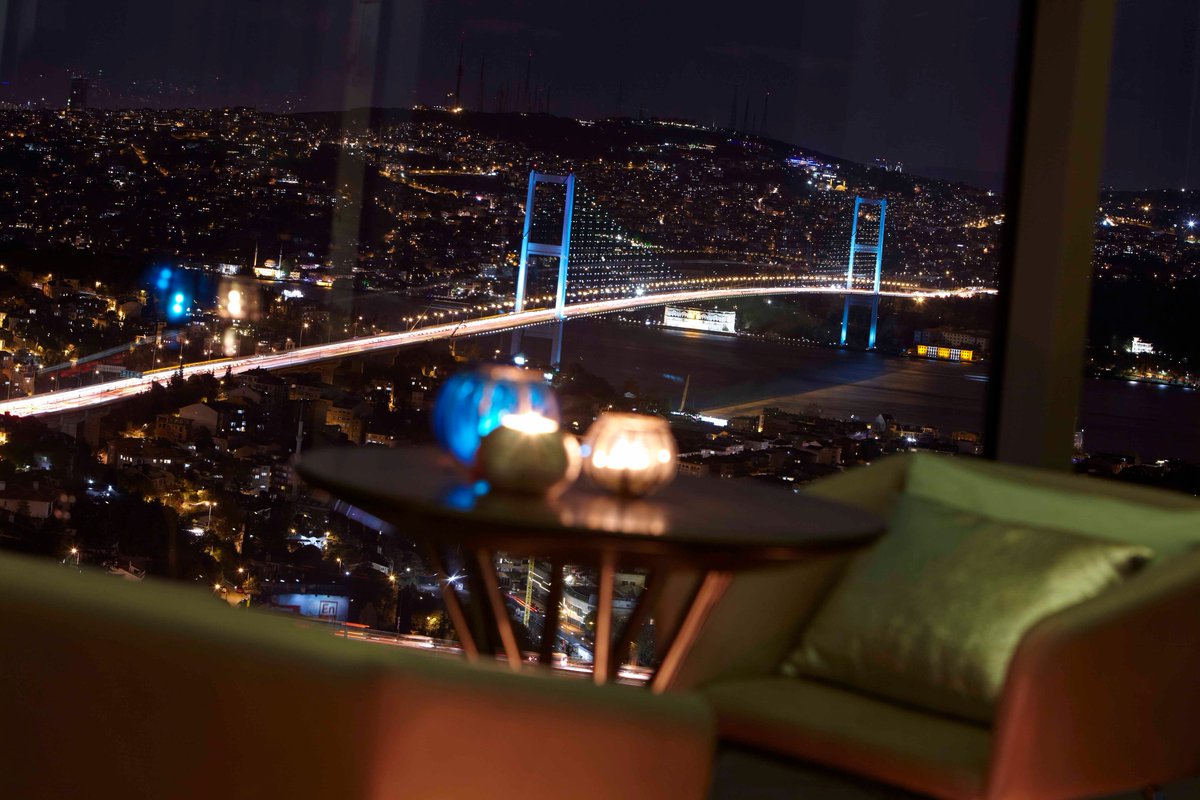 RenaissanceBosp's tweet photo. Enjoy the enchanting view of the Bosphorus while sipping your delicious drink crafted by master bartenders at Bar 212.
#bar212 #renaissancebosphorus #drink #bosphorus #bosphorusview #istanbul https://t.co/0PlNpwnILe
