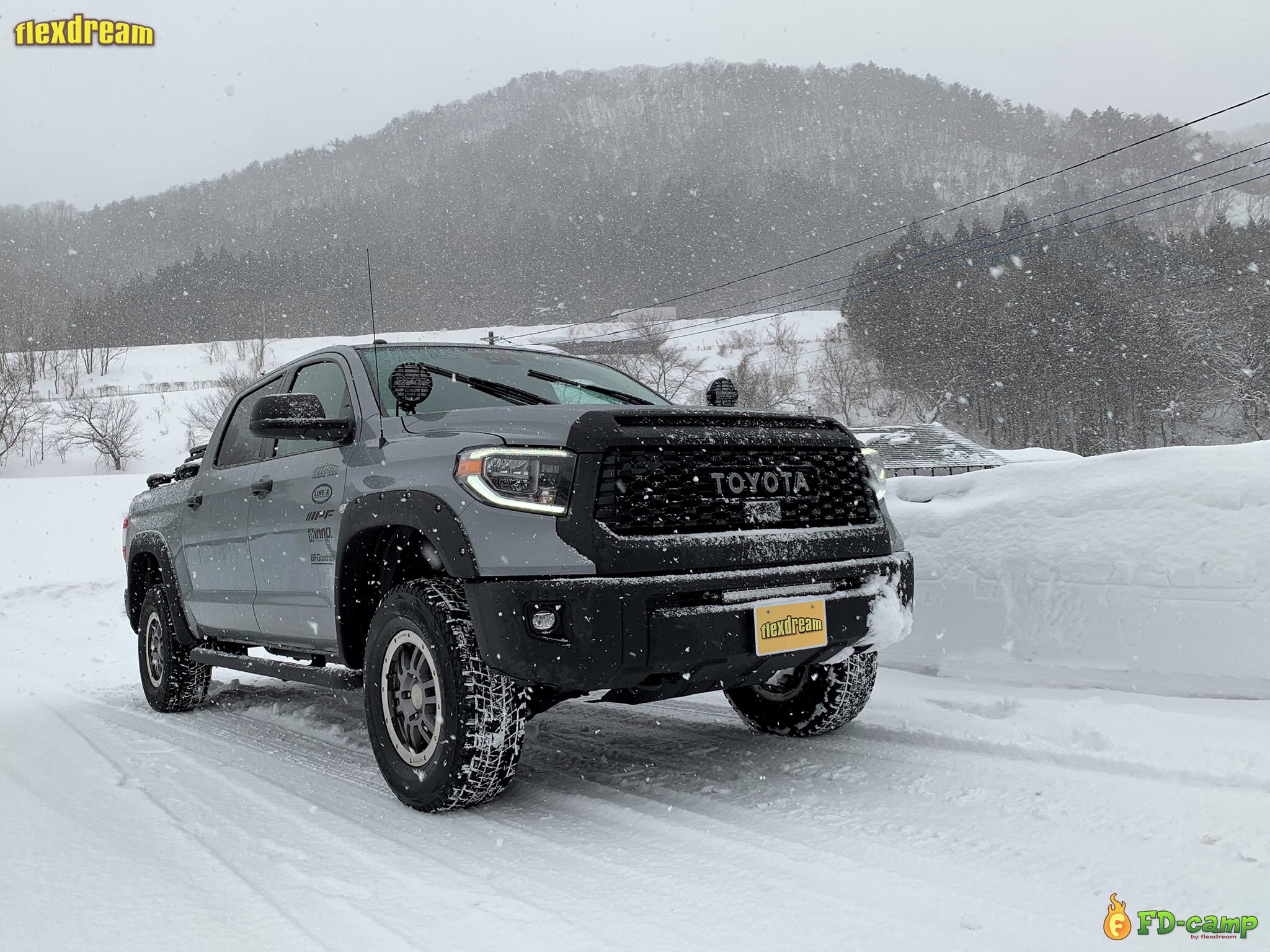 フレックス ドリーム 雪道 タンドラ 四駆 なら 雪道の ドライブ でも安心感が違います こんなに大きいですが 乗り心地もとっても良く 乗りやすくて楽しい車なんです 是非皆さんも一度味わってみませんか 雪