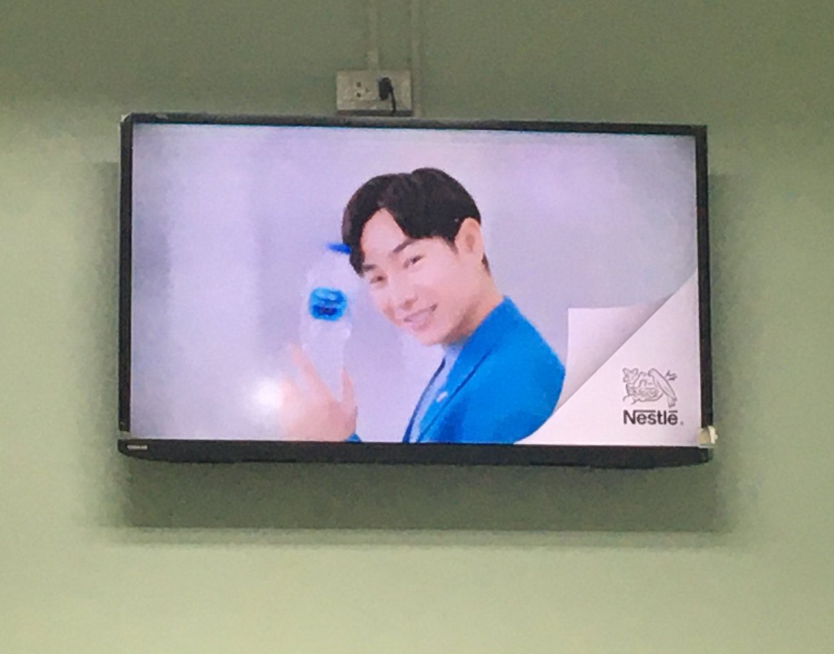 tukk26's tweet photo. เจอพี่เป๊ก💧@peckpalit
#เป๊กผลิตโชค #PeckPaLitChoke
#NestlePureLife
#เนสท์เล่เพียวไลฟ์
#เพียวไลฟ์เป๊กไลค์
#02กรองละเอียดทุกหยด
#02BeyondBetter https://t.co/0e8TrqGu1U